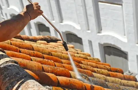 Nettoyage de toitures - Plomelin